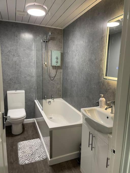 River View Apartment Glasgow Buitenkant foto