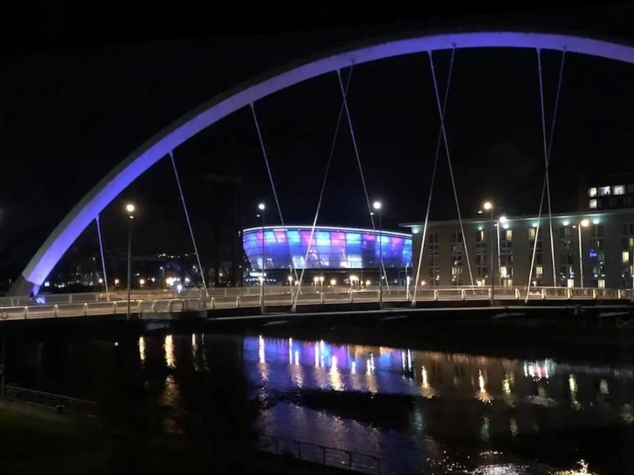 River View Apartment Glasgow Buitenkant foto